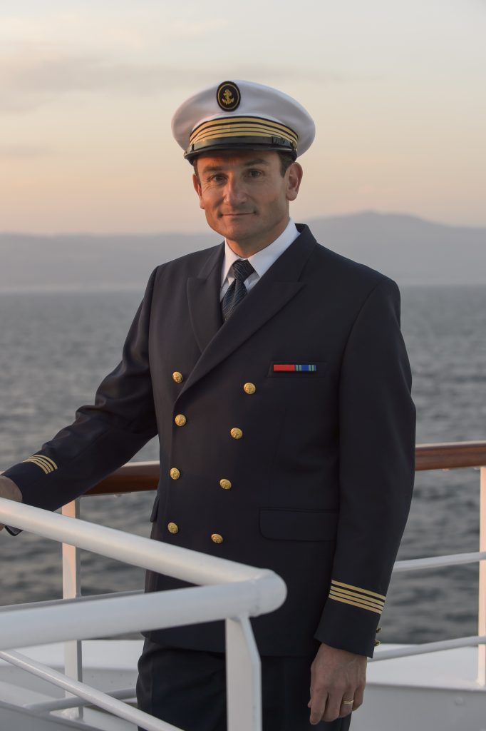 Kapitän Marchesseau von Ponant, Volksheld wegen der Befreiung aus Piratengewalt