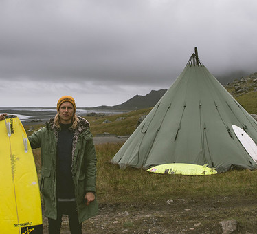 In Island herrscht ein rauhes Klima für Surfer