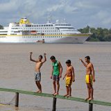Die MS Hamburg fährt bei der 115-tägigen Reise rund um Südamerika auch den Amazonas hinauf