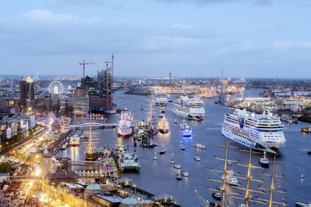 AIDA schickt vier Schiffe zum Hamburger Hafengeburtstag
