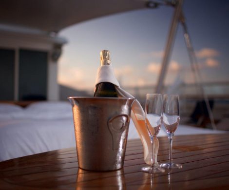 Exklusive Wein- und Champagnerreisen gibt es bei Sea Dream