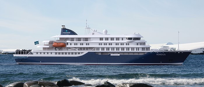 Oceanwide lässt ein neues Polarschiff bauen. Der 107 Meter lange und 17,60 Meter breite Neubau mit einem Tiefgang von 5,30 Meter soll 176 Passagiere sowie eine Crew von 72 Mann fassen und Hondius heißen.