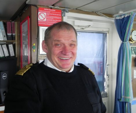 Der „Expedition“ von G Adventures unter Kapitän Sergej Nestrov gelang die erste vollständige Spitzbergen-Umrundung in diesem Jahr.