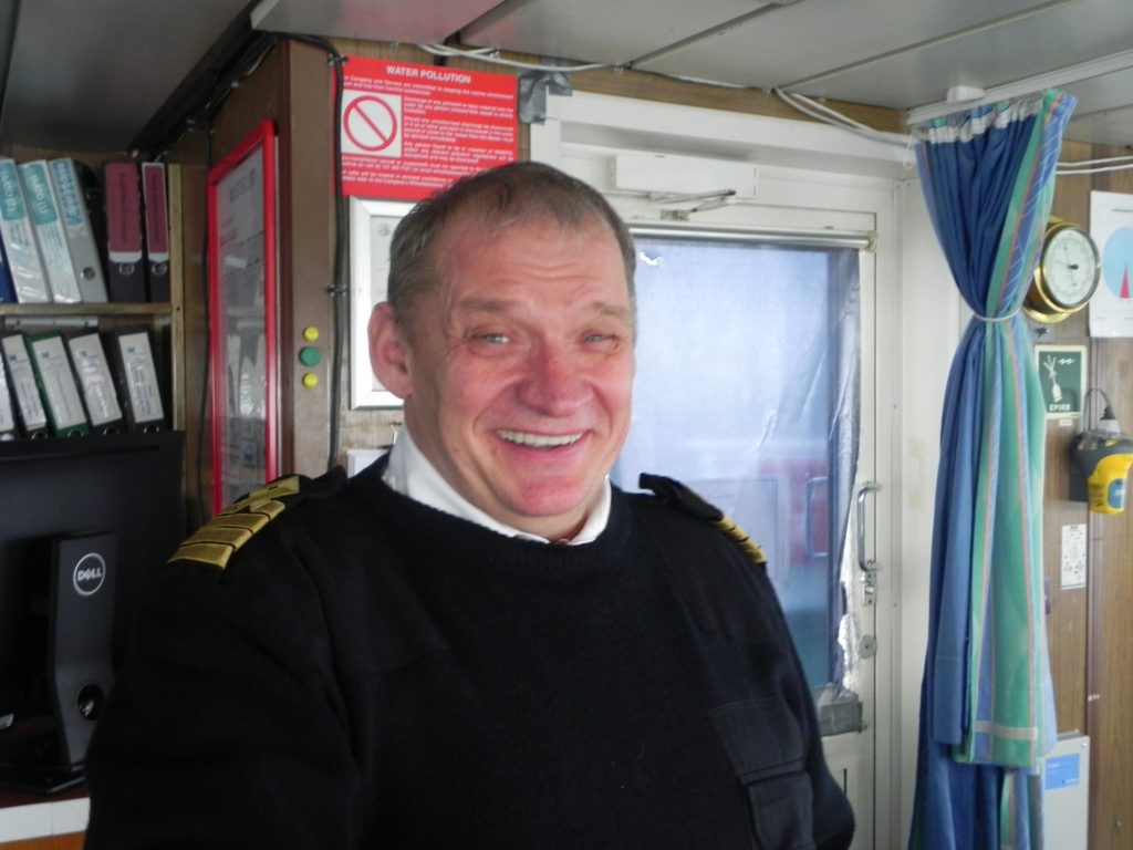 Der „Expedition“ von G Adventures unter Kapitän Sergej Nestrov gelang die erste vollständige Spitzbergen-Umrundung in diesem Jahr.