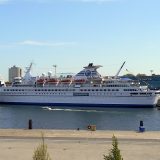 Das auf dem deutschen Markt sehr gut bekannte und sehr beliebte Kreuzfahrtschiff MS Delphin fährt von Februar 2018 an für eine argentinische Reederei. Alteza Cruises hat einen entsprechenden Charter-Vertrag für den Kreuzfahrtschiff-Klassiker abgeschlossen.