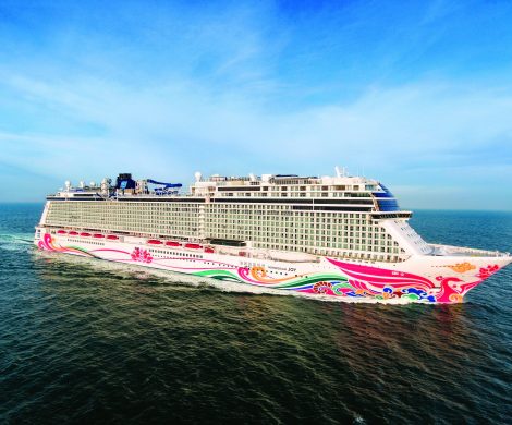 Norwegian Cruise Line führt für ausgewählte Abfahrten den Einstiegstarif Just Cruise ein. Dieses Angebot umfasst eine Glückskabine in der gewünschten Kategorie sowie die Crew-Trinkgelder und ist in begrenzter Anzahl verfügbar.