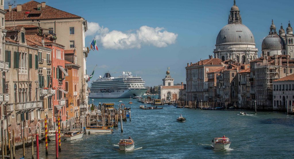 Viking Ocean Cruises hat bei der italienischen Werftgruppe Fincantieri weitere Schiffe bestellt. Sechs Neubauten kommen in den Jahren 2018 bis 2023.