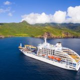 Die Aranui 5, die ganzjährig Fracht und Kreuzfahrttouristen von Tahiti zu den Marquesas-Inseln bringt, begibt sich in 2019 bei zwei Sonderreisen auf die Spuren der Meuterer der legendären Bounty. Ziel ist die entlegene Südseeinsel Pitcairn
