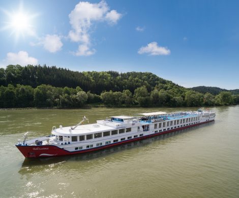 In Nordrhein-Westfalen sind die Pegelstände am Rhein weiter gestiegen. Bei Köln wurde die Schifffahrt wegen des Hochwassers komplett eingestellt.
