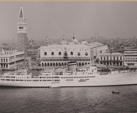 Geschichte der Ariadne, die als erstes Hapag-Schiff nach dem 2. Weltkrieg wieder regelmäßige Kreuzfahrten aufnahm. Doch damit war es schon schnell wieder vorbei.