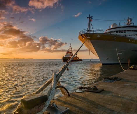 Ab sofort können sich Interessierte für einen Besichtigungstag entweder in Kiel, Bremerhaven oder im Hamburger Hafen anmelden und einmal aus nächster Nähe einen Blick an Bord der MS HAMBURG werfen.