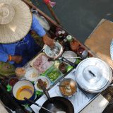 Intrepid Travel bietet einmalig ein neues gastronomisches Abenteuer an: die 101-tägige „Iss dich einmal um die Welt“-Tour. Reisende haben die Möglichkeit, sich durch mehr als 150 lokale Gerichte und Delikatessen zu essen, zu knabbern, zu schlecken und zu schlürfen.