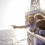 AIDA Cruises setzt auf Familinurlaub. Auf den beiden Kreuzfahrtschiffen AIDAperla und AIDAprima ermöglichen die neuen Verandakabinen Deluxe mit Lounge erstmals eine Belegung mit fünf Personen.