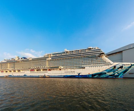 Das neue Kreuzfahrtschiff der amerikanischen Reederei Norwegian Cruise Line, die Norwegian Bliss, wird nach Angaben der Meyer-Werft am Dienstag, den 13. März 2018 Papenburg verlassen und die Emsüberführung  nach Eemshaven (Niederlande) starten. Die Ankunft in Eemshaven ist am Donnerstagmorgen geplant.
