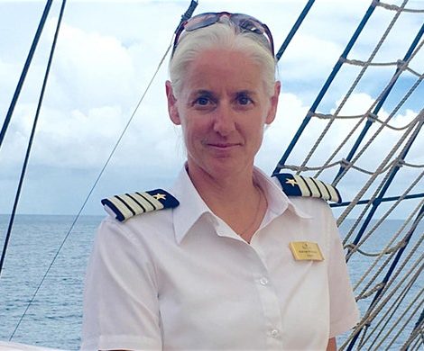 Jetzt hat auch die Segelschiff-Reederei Sea Cloud eine Frau Kapitän: Sechs Jahre arbeitete Kathryn Whittaker als 1. Offizierin auf dem Windjammer Sea Cloud II bis sie jetzt zum Kapitän ernannt wurde.