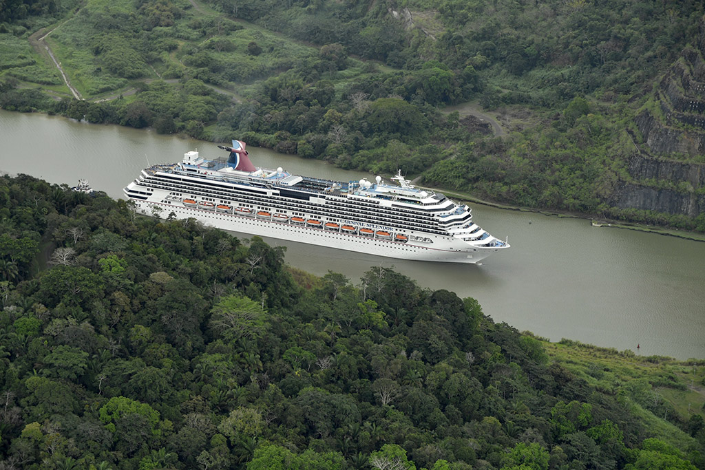 Carnival Cruise Line wird in der Saison 2019/20 Kunden die Möglichkeit bieten, auch für etwas längere Zeit Urlaub an Bord eines ihrer Schiffe zu verbringen. Das Unternehmen legt für nächstes Jahr zusätzlich drei Reisen auf, die zwischen 13 und 24 Tage dauern werden.