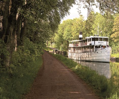 Die nostalgischen Fahrten durch Südschweden auf dem Göta-Kanal gehören zu den schönsten Schiffsreisen der Welt, hier die Angebote für Sommer 2019