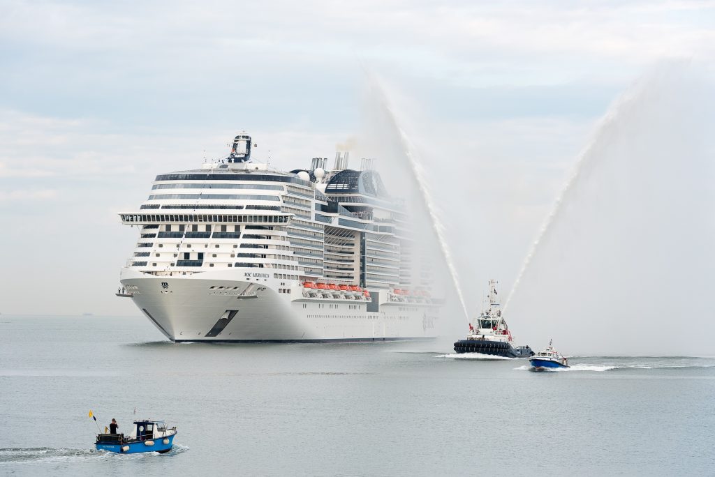 MSC Kreuzfahrten erhöht die Anzahl der Neubauten bis 2026 auf dreizehn Schiffe, bis 2026 wächst die Flotte auf dann 25 Kreuzfahrtschiffe.