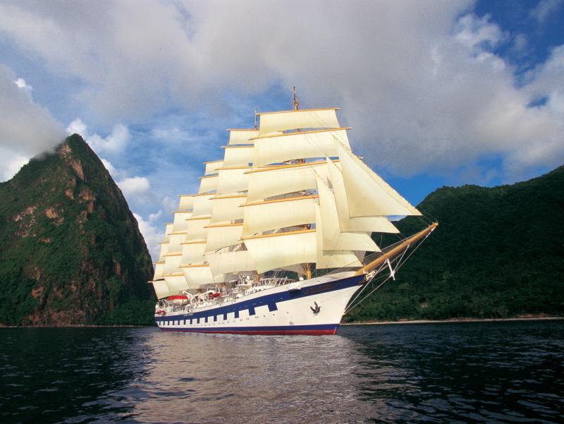 Der Reiseveranstalter Dertour hat den Großsegler „Star Clipper“ gechartert und bietet eine exklusive Segel-Kreuzfahrt von Singapur bis Phuket an.