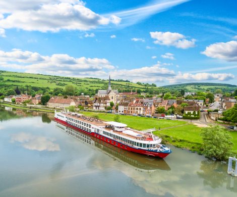 Der neue Katalog von nicko cruises für die Saison 2019 ist da, Frühbucher können bis zu 400 Euro sparen. Der Stuttgarter Flusskreuzfahrtanbieter baut mit fünf zusätzlichen Schiffen und neuen Reiserouten sein Portfolio weiter aus.