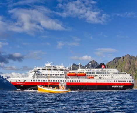 Hurtigruten hat seinen Katalog 2019/2020 mit den legendären Schiffsreisen von Januar 2019 bis Mai 2020 entlang der norwegischen Küste aufgelegt.