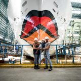 Zum ersten Mal beim Kreuzfahrtunternehmens AIDA Cruises tauft gleich eine ganze Familie das neueste Schiff AIDAnova. Familie Mirza aus Hanau in Hessen  