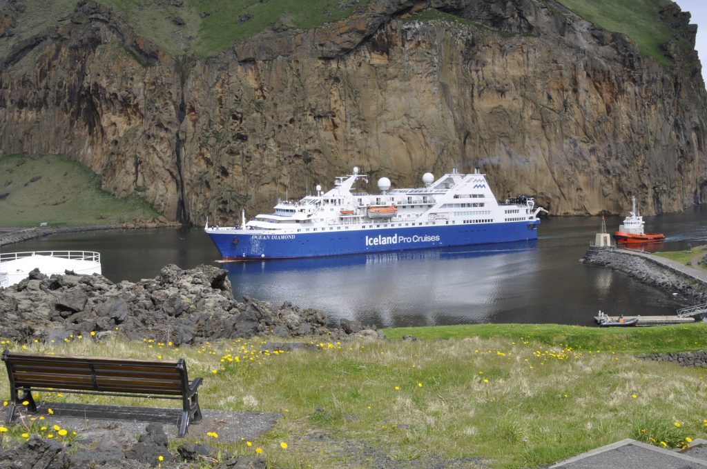Iceland ProCruises hat den Sommerkatalog 2019 veröffentlicht, mit noch mehr Kreuzfahrtn um Island und nach Grönland mit der Ocean Diamond.