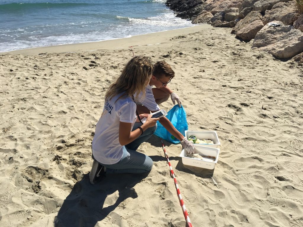 Die Stiftung Costa Crociere Foundation fördert den Küstenschutz der „Guardians of the Coast“, einem der größten Bürgerforschungs-Projekte Europas.