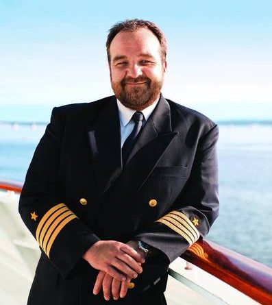 Hapag-Lloyd Cruises kündigt zwei Kapitänswechsel auf den Brücken seiner Schiffe MS EUROPA 2, sowie des neuen Expeditionsschiffes HANSEATIC inspiration an