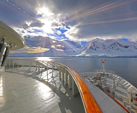 Zum ersten Mal hat Plantours Kreuzfahrten Chilenische Fjorde mit der MS Hamburg im Programm. Ende Januar 2020 geht es die Fjordwelt Chiles.