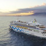 Als erstes Schiff der AIDA-Flotte hat die AIDAaura erstmals Kapstadt erreicht, im Rahmen der 117-tägigen Weltreise, die am 2. Februar 2019 in Hamburg endet.
