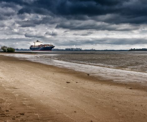 Auf der Elbe gilt für alle (Kreuzfahrt)schiffe ab 90 Metern Länge, ein Tempolimit von maximal zehn Knoten zwischen Wedel und Hamburger Hafen