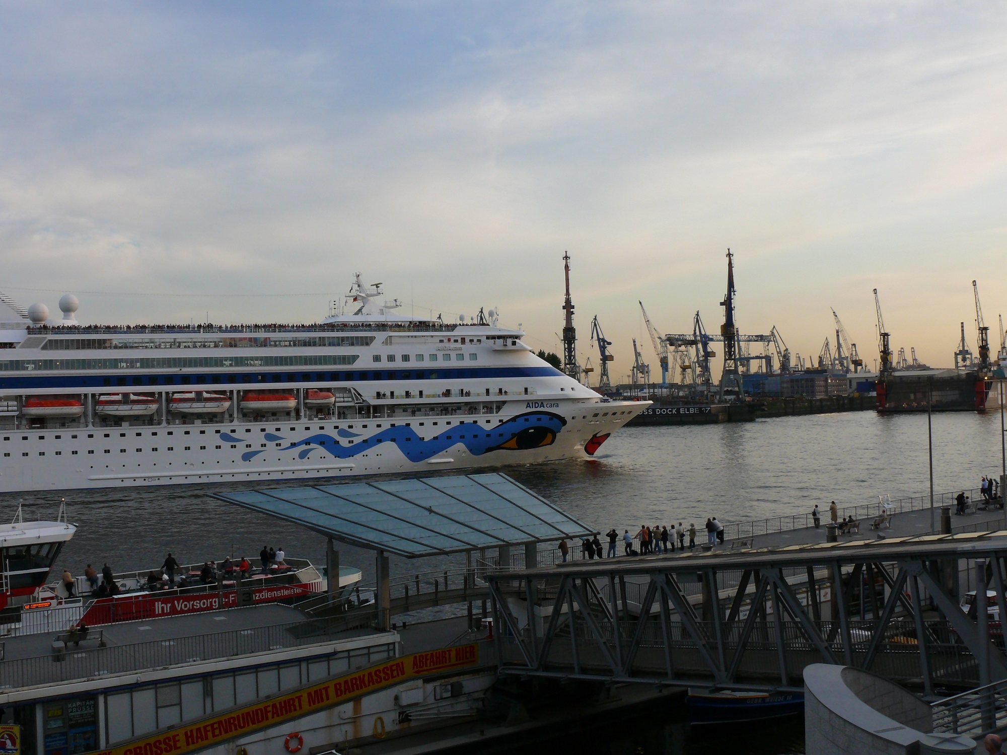Die AIDA cara wird bei einem großen Werftaufenthalt in Marseille für rund 20 Millionen Euro vor allem im Innenbereich renoviert werden
