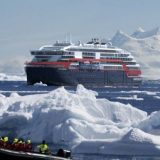 Noch mehr Expeditionsschiffe: Die norwegische Reederei Hurtigruten wird 2021 vier weitere Schiffe in den ganzjährigen Expeditionsservice aufnehmen.