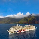 Norwegian Cruise Line (NCL) bietet Kurzentschlossenen aktuell attraktive Konditionen mit bis zu 590 Euro Preisersparnis für Hawai-Kreuzfahrten