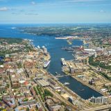 Der Kieler Hafen erwartet 2019 einen Passagierrekord mit mehr als 2,2 Millionen Reisenden, mehr als 600.000 Kreuzfahrtgäste und 1,6 Millionen Fährgäste.