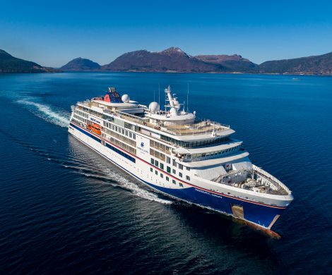 Azoren und Kapverden: Das neue Expeditionsschiff HANSEATIC nature von Hapag-Lloyd Cruises nimmt im September und Oktober 2019 Kurs auf die Inselgruppen