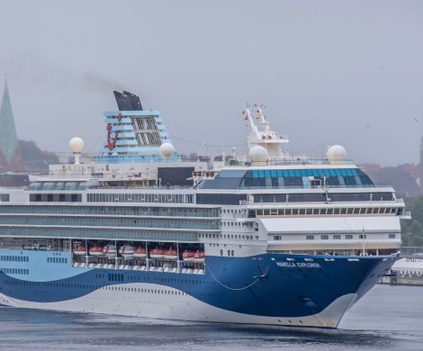 Erstanlauf von Marella Cruises in Kiel.Die „Marella Explorer“ mit knapp 2.000 meist englischsprachigen Passagieren hat erstmals im Kieler Hafen angelegt.