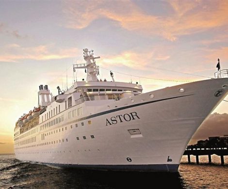 Am 15. Dezember sticht die MS Astor von Hamburg aus in See und geht auf Weltreise.Ab Hamburg/bis Bremerhaven 122 Nächte pro Person ab 13.990,- Euro.