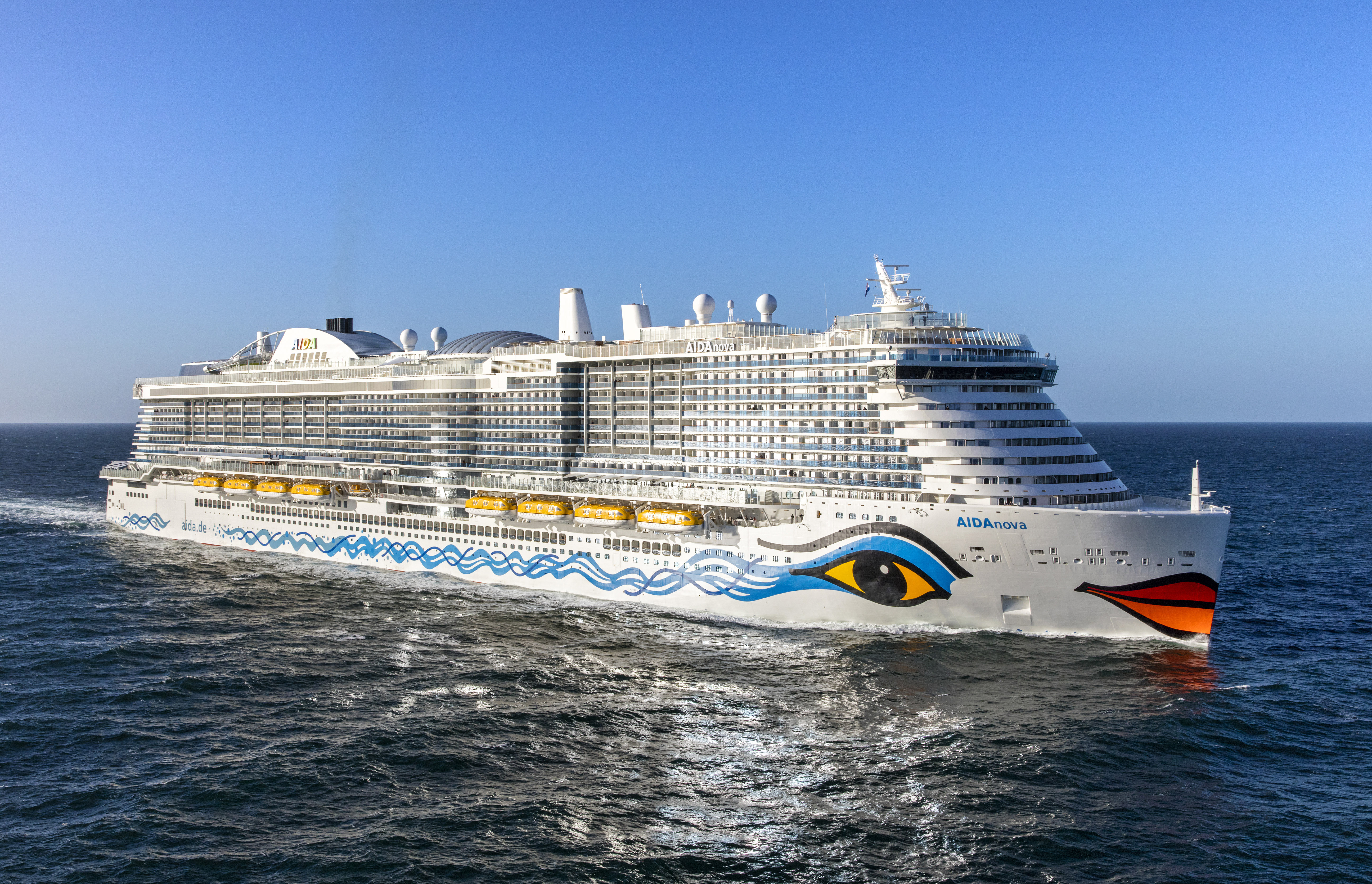 AIDA Cruises wird ab 2021 als weltweit erste Kreuzfahrtreederei im Rahmen des Forschungsprojektes „Pa-X-ell2“ an Bord von AIDAnova Brennstoffzellen testen.