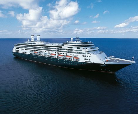 128 Tage dauert die Grand World Voyage der MS Amsterdam von Holland America Line, mit Station in mehr als 20 Ländern und 49 Häfen. Gäste erleben auf der Reise gleich 35 UNESCO- Welterbestätten.