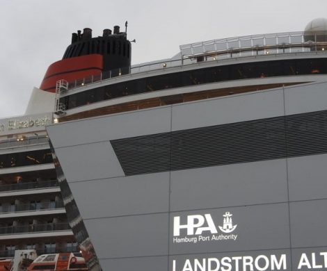 Hamburg will zum Vorreiter bei der sauberen Versorgung von Schiffen werden: Von 2023 an bekommen außer Kreuzfahrtschiffen auch Containerfrachter Landstrom.