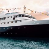 Das Expeditionsschiff Celebrity Xpedition ist vor den Galapagos-Inseln auf Grund gelaufen. 46 Passagiere und 58 Besatzungsmitglieder mussten evakuiert werden, verletzt wurde niemand.