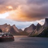 Das Expeditionskreuzfahrtschiff Fridtjof Nansen von Hurtigruten wird mehrere Monate früher fertig als geplant, im März 2020 gibt es daher zusätzliche Reisen
