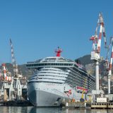 Die Scarlet Lady, erstes von vier Schiffen, die Virgin Voyages bei Fincantieri bestellt hat, ist auf der Werft in Genua Sestri Ponente vorgestellt worden.