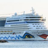 Auch Aida Cruises stellt jetzt die gesamten Kreuzfahrtreisen der 14 Schiffe umfassenden Flotte ein. Vorerst werden alle Reisen bis Anfang April abgesagt.