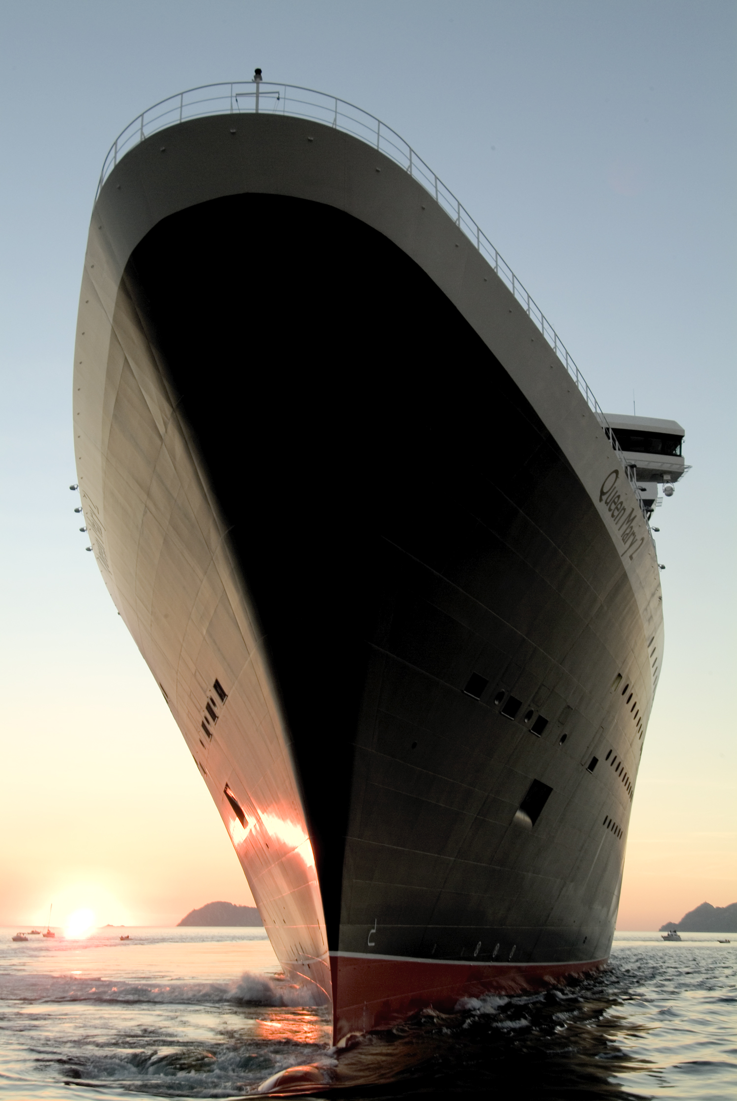 Die britische Reederei Cunard verlängert die Unterbrechung des Kreuzfahrtbetriebs: keine Reisen der Queen Mary 2 und der Queen Victoria bis 31. Juli 2020