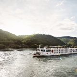 Nach nicko tours will jetzt auch die Arosa Flussschiff GmbH mit Kreuzfahrten beginnen und plant, Reisen auf Rhein und Donau bis Pfingsten zu starten.