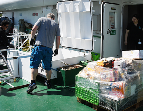 Die Expeditionsreederei Oceanwide spendet alle Lebensmittel, die für Kreuzfahrten in dieser Saison eingekauft wurden, an die Walcheren Food Bank