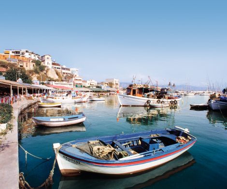 TUI Cruises weitet die Blauen Reisen aus und bietet ab dem 13. September Kreuzfahrten durch die griechische Inselwelt ab und bis Kreta an.